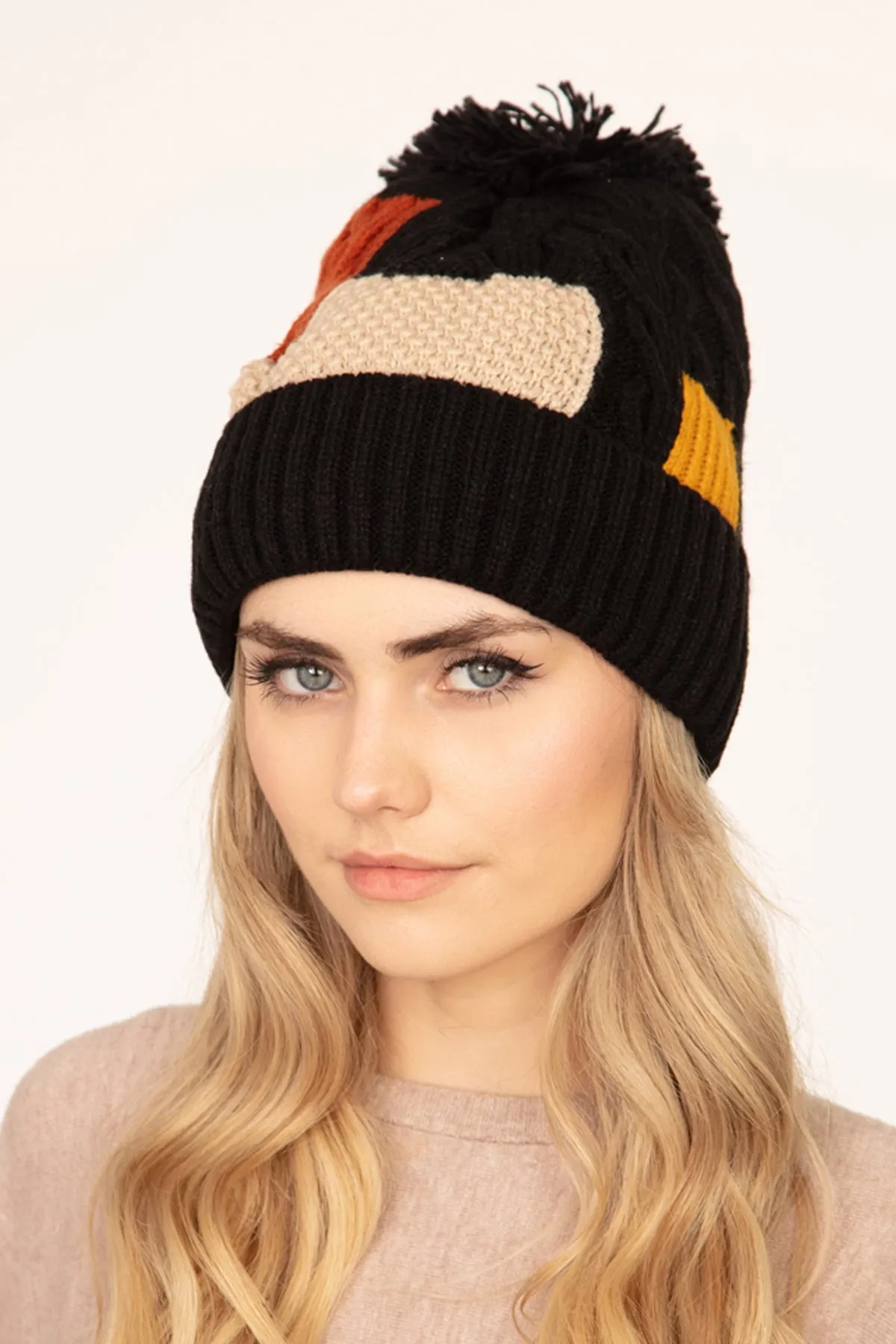 PATCH FLEECE POMPOM BEANIE ACRYLIC